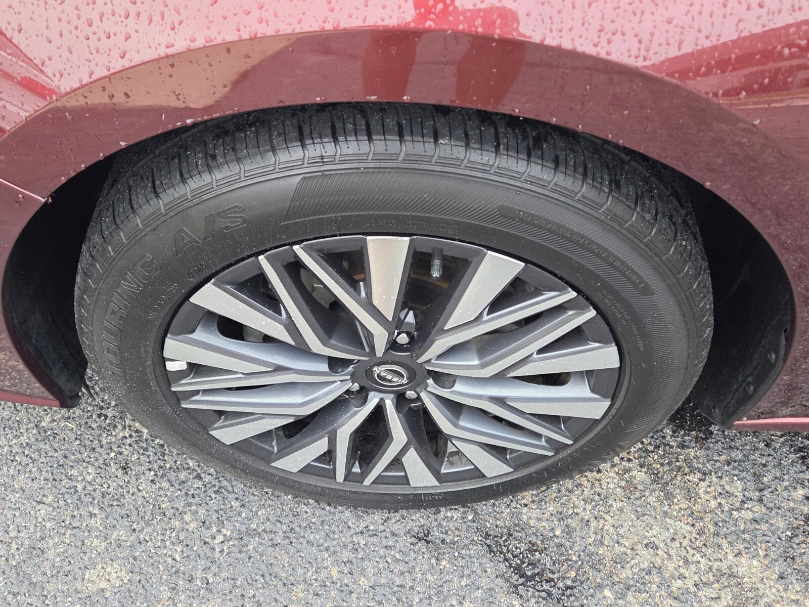 Used 2025 Nissan Altima 2.5 SV FWD image 17