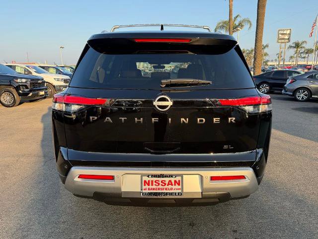New 2025 Nissan Pathfinder SL w/ Black Appearance Package image 5