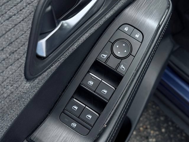 Used 2023 Nissan Rogue SV AWD/4WD image 12