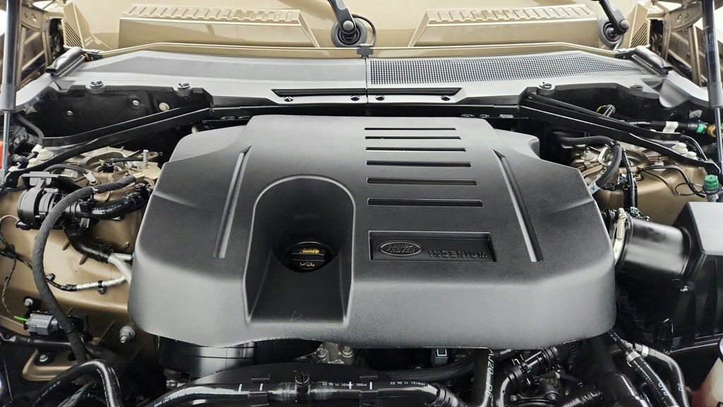 Used 2024 Land Rover Defender 110 X-Dynamic SE image 27