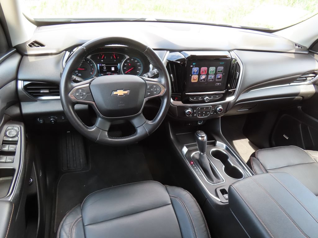Used 2019 Chevrolet Traverse LT w/ LT Premium Package AWD/4WD image 4