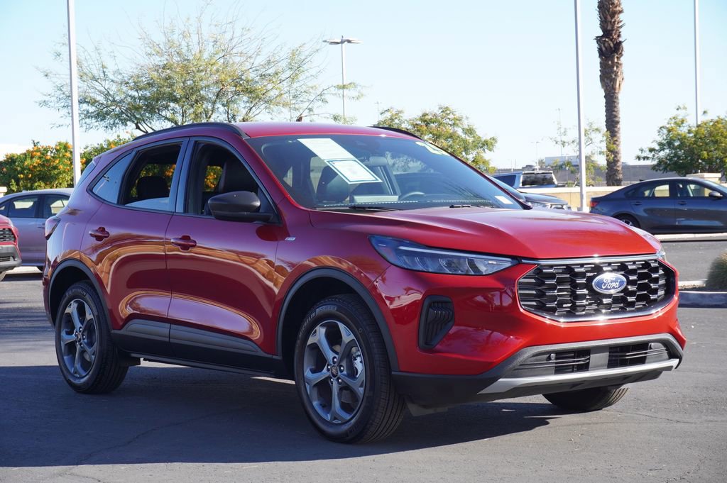 Used 2025 Ford Escape ST-Line w/ Tech Pack #1 image 4