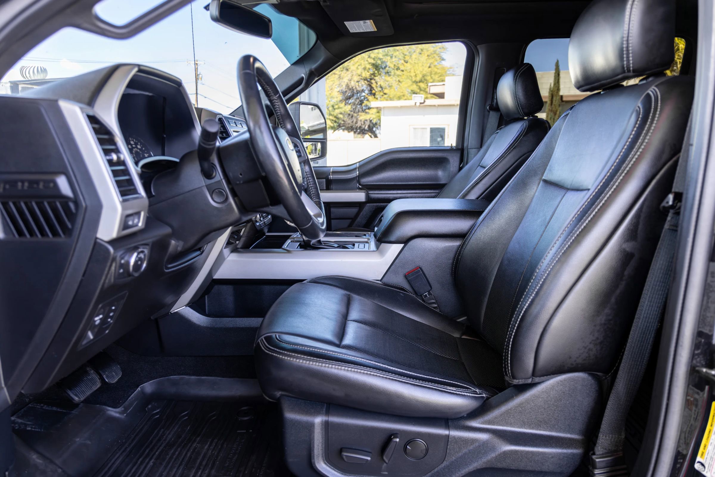 Used 2020 Ford F150 Lariat w/ Equipment Group 502A Luxury image 12