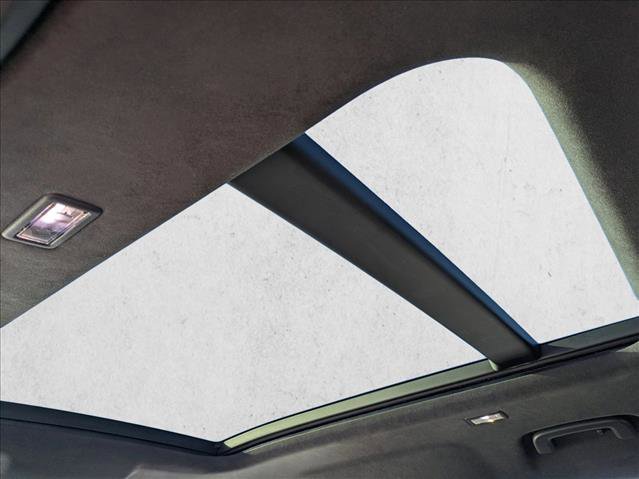 Used 2025 Land Rover Defender 110 X image 19