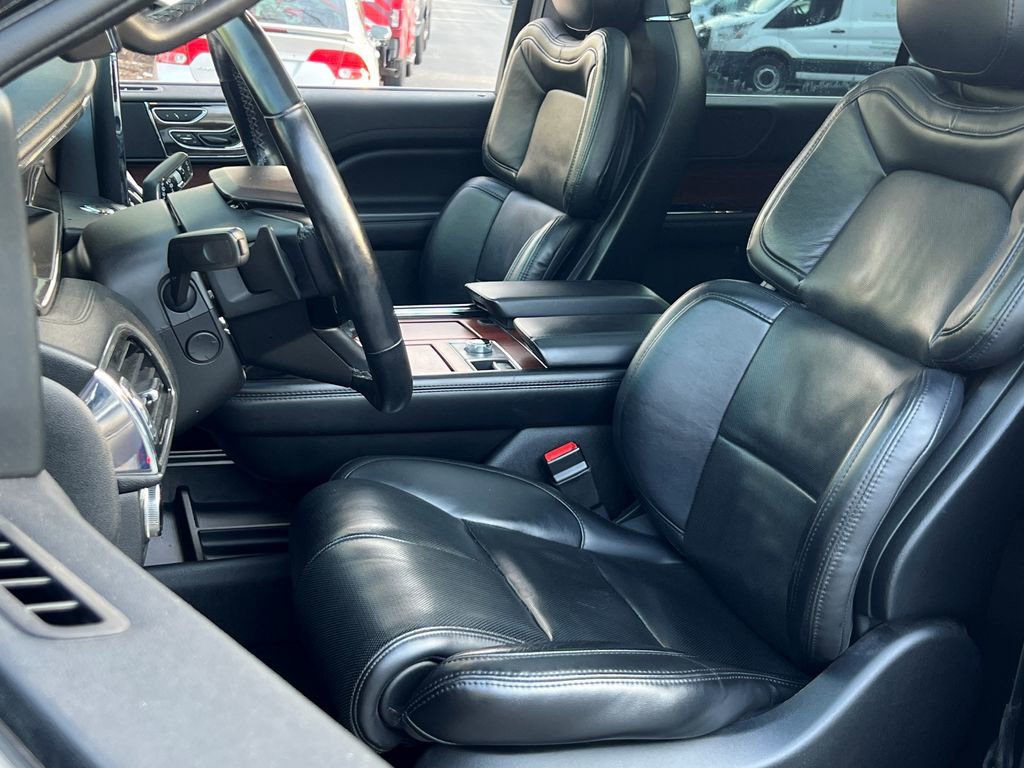 Used 2021 Lincoln Navigator Reserve image 23