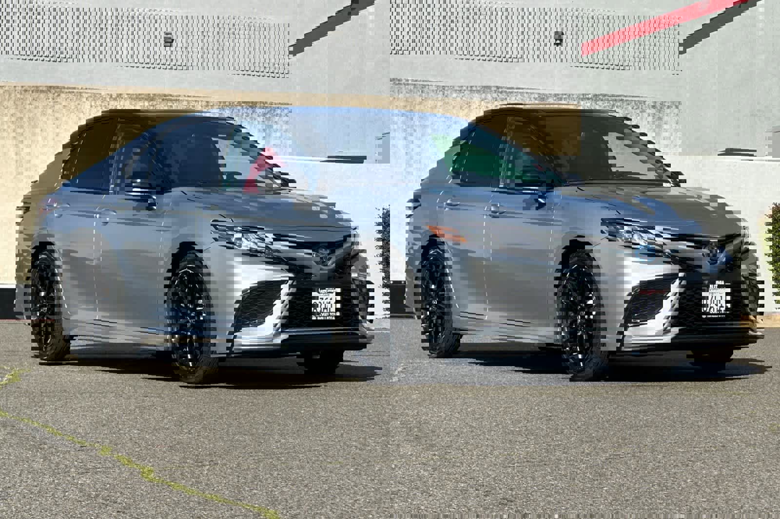 Used 2022 Toyota Camry XSE image 5