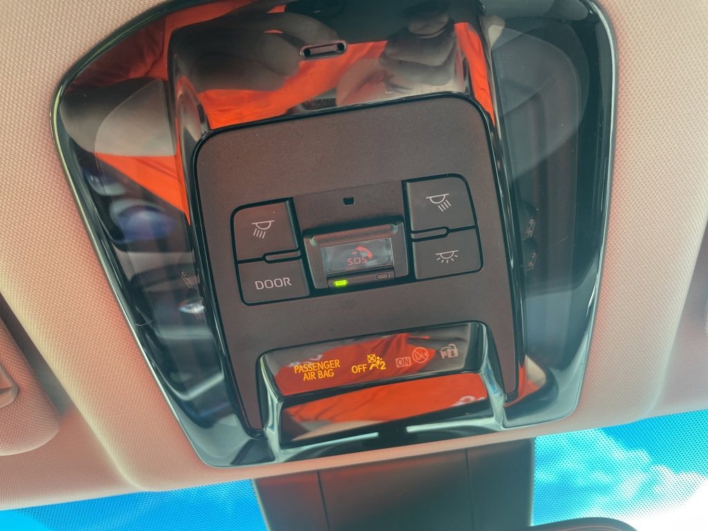 Used 2024 Toyota Venza LE image 22