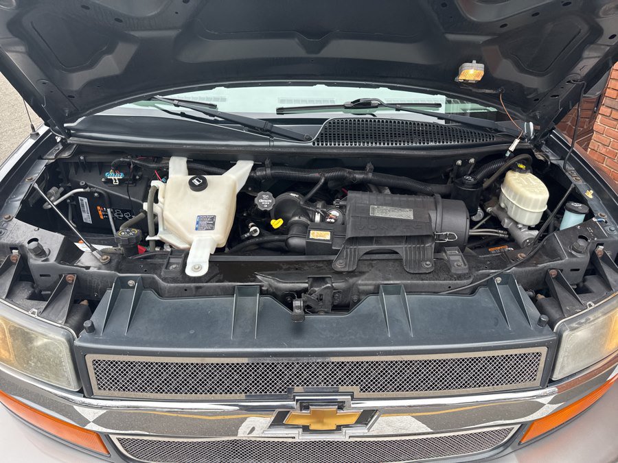 Used 2014 Chevrolet Express 2500 Extended RWD image 54