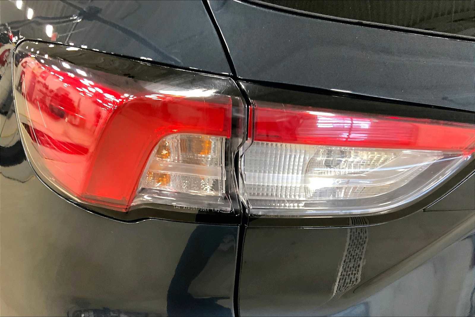 Used 2022 Ford Escape SEL w/ SEL Stealth AWD Package image 27