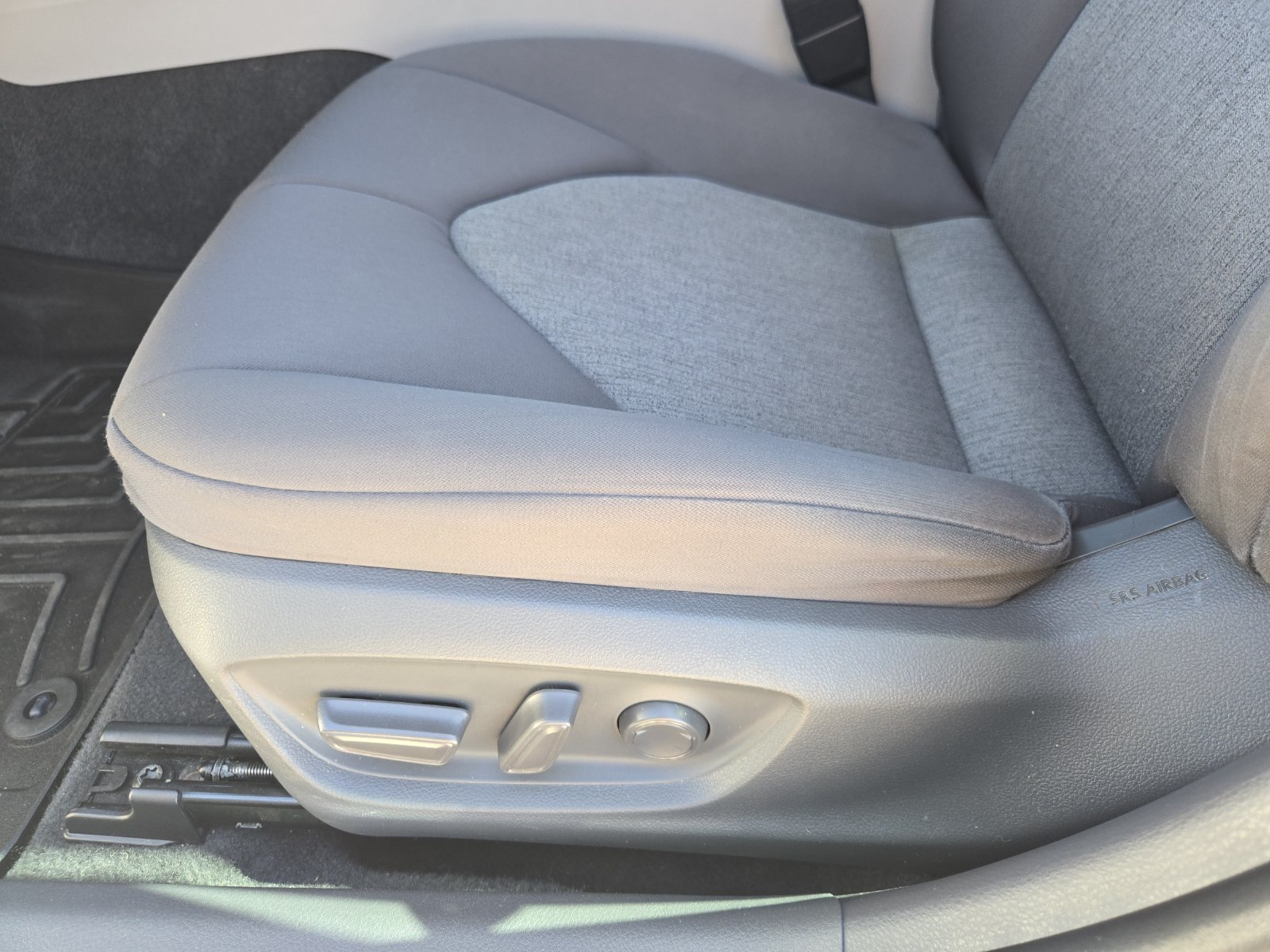 Used 2018 Toyota Camry LE FWD image 27