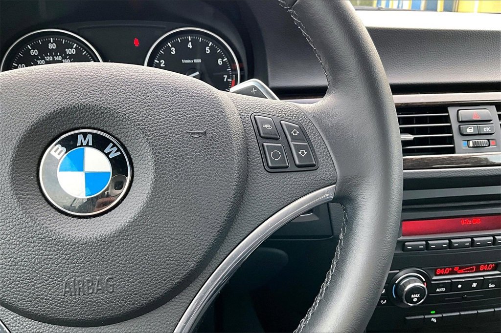 Used 2011 BMW 335i Convertible image 26