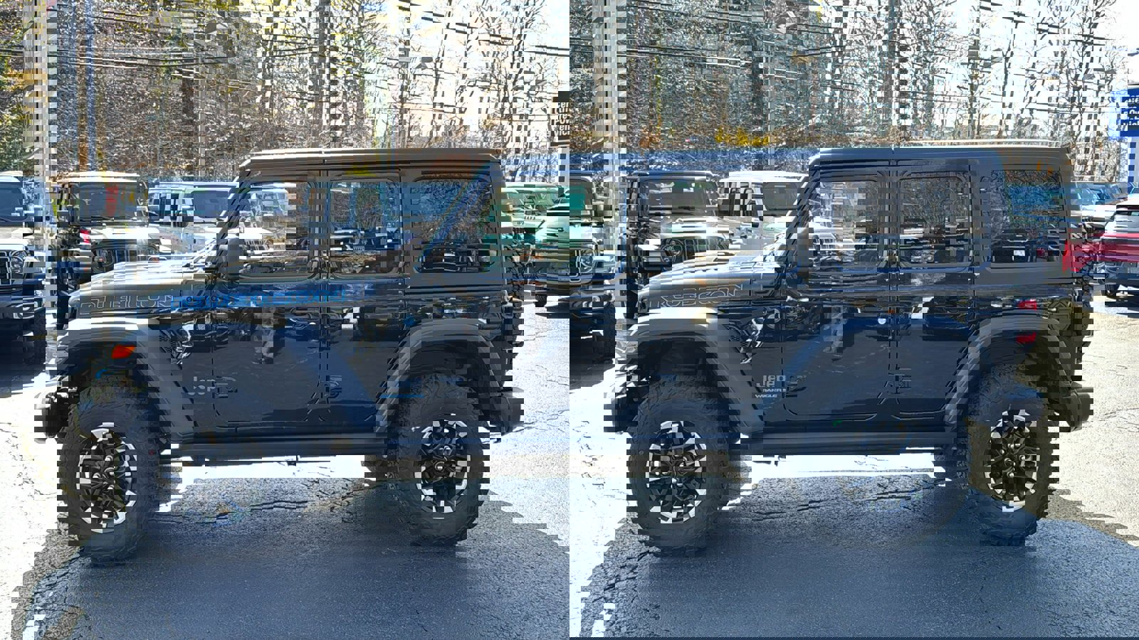 Used 2025 Jeep Wrangler Unlimited Rubicon 4xe w/ Convenience Group image 2