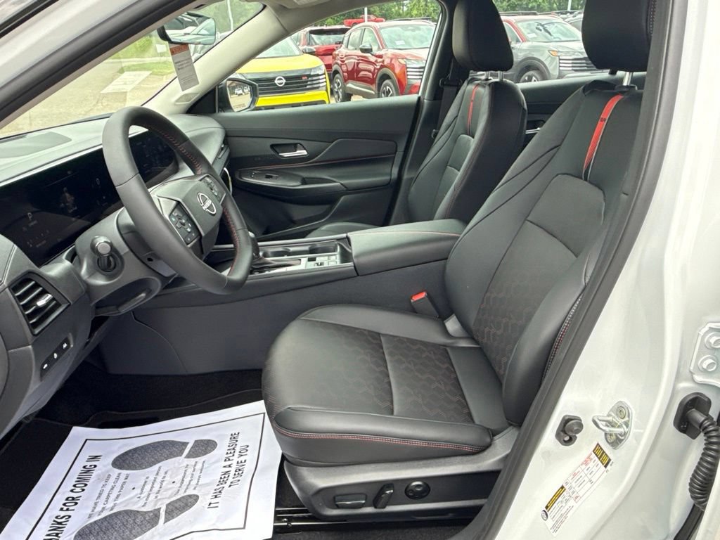 New 2026 Nissan Sentra SR FWD image 9