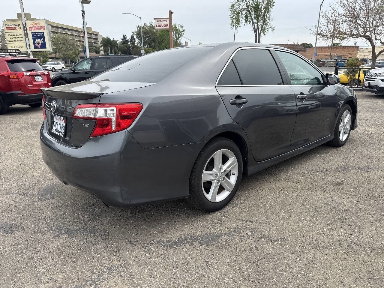 Used 2013 Toyota Camry SE w/ Convenience Pkg image 9