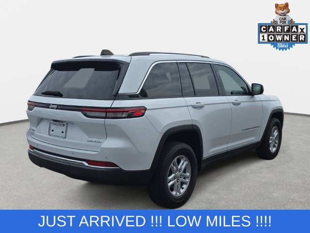 Used 2023 Jeep Grand Cherokee Laredo AWD/4WD image 5