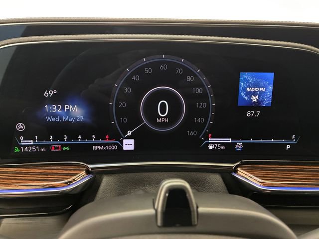 Certified 2024 Cadillac Escalade Premium Luxury w/ Performance Package AWD/4WD image 25