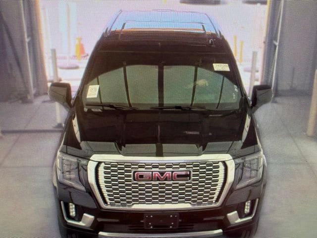 Used 2024 GMC Yukon XL Denali w/ Denali Reserve Package AWD/4WD image 11