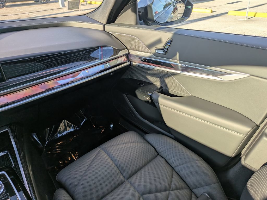 Used 2023 BMW 740i RWD image 15
