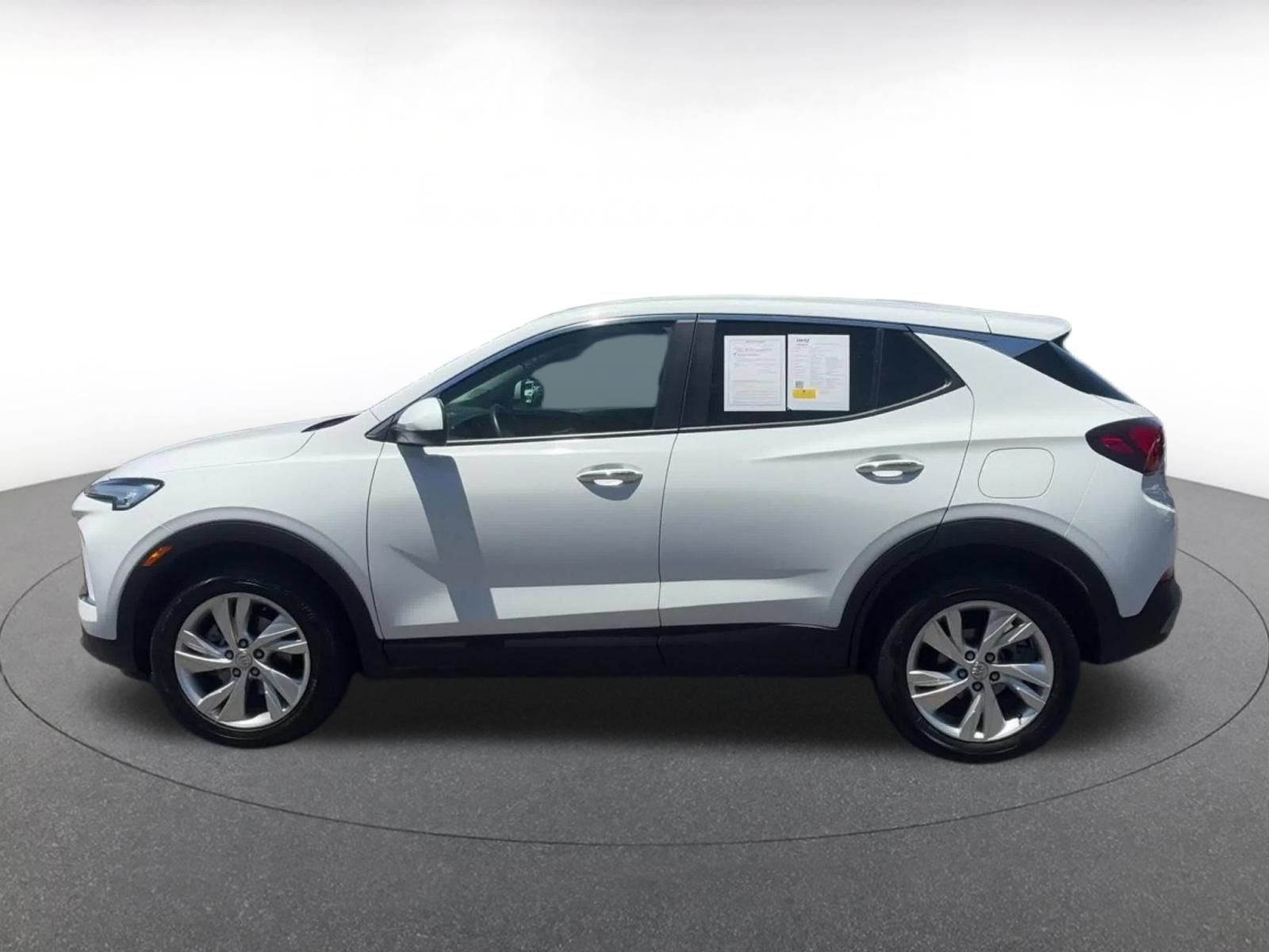 Used 2025 Buick Encore GX Preferred AWD/4WD image 8