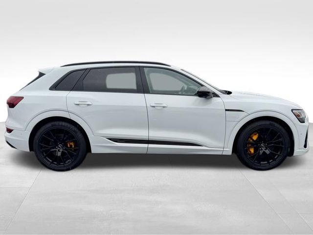 Used 2023 Audi e-tron Chronos w/ Chronos Package image 9