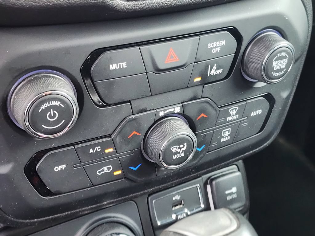 Used 2021 Jeep Renegade Trailhawk AWD/4WD image 32