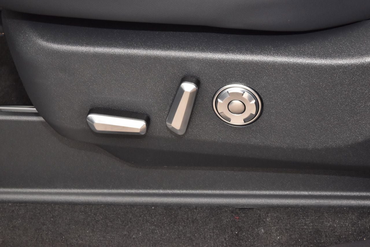 New 2026 Lincoln Navigator L Black Label AWD/4WD image 38