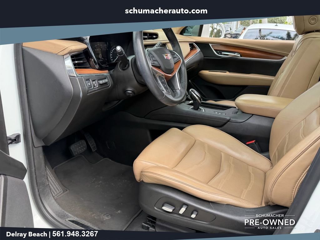 Used 2017 Cadillac XT5 Platinum w/ Driver Assist Package AWD/4WD image 9