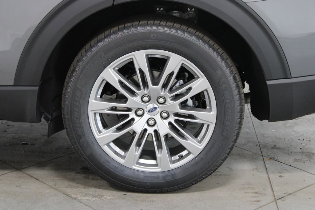 New 2026 Ford Explorer Platinum image 17