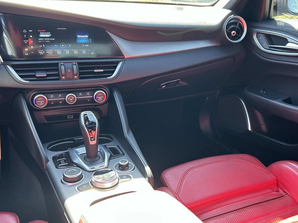 Used 2022 Alfa Romeo Giulia Veloce image 26
