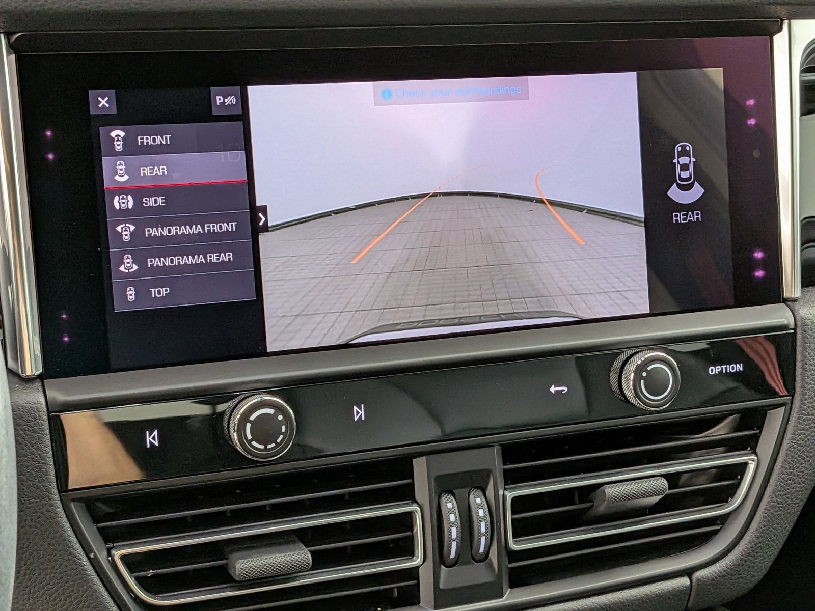 Certified 2025 Porsche Macan S AWD/4WD image 18