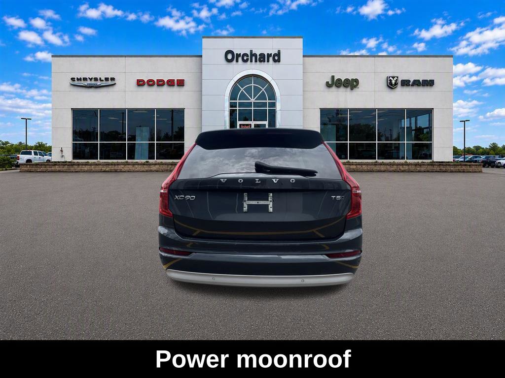 Used 2022 Volvo XC90 T5 Momentum AWD/4WD image 4