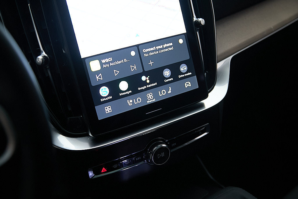 New 2026 Volvo XC90 B6 Plus w/ Protection Package AWD/4WD image 16