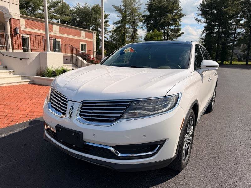 Used 2016 Lincoln MKX Reserve w/ Luxury Package FWD image 2