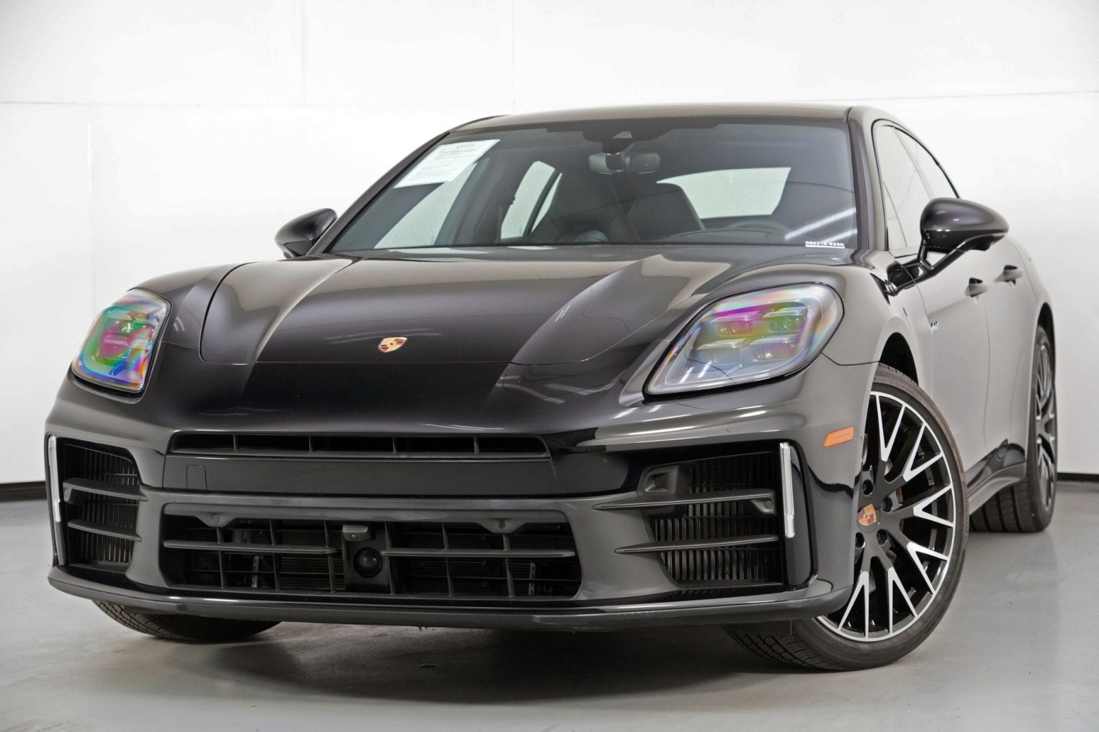 Used 2025 Porsche Panamera 4S w/ Premium Package image 3