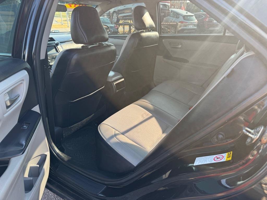 Used 2017 Toyota Camry SE FWD image 11