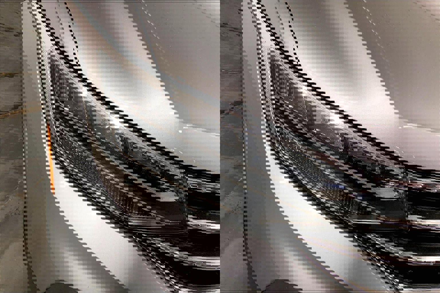 Used 2023 Volkswagen Tiguan SE w/ Panoramic Sunroof Package image 26