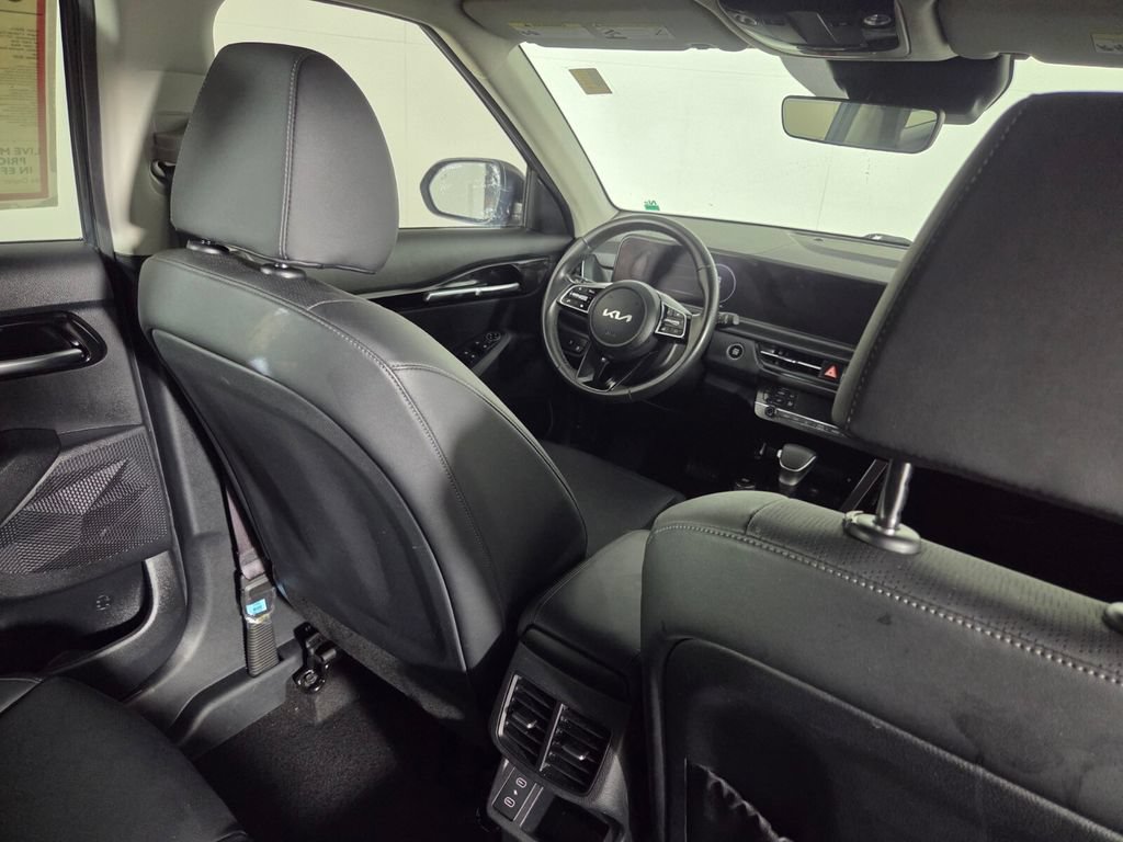 Used 2024 Kia Seltos EX FWD image 31