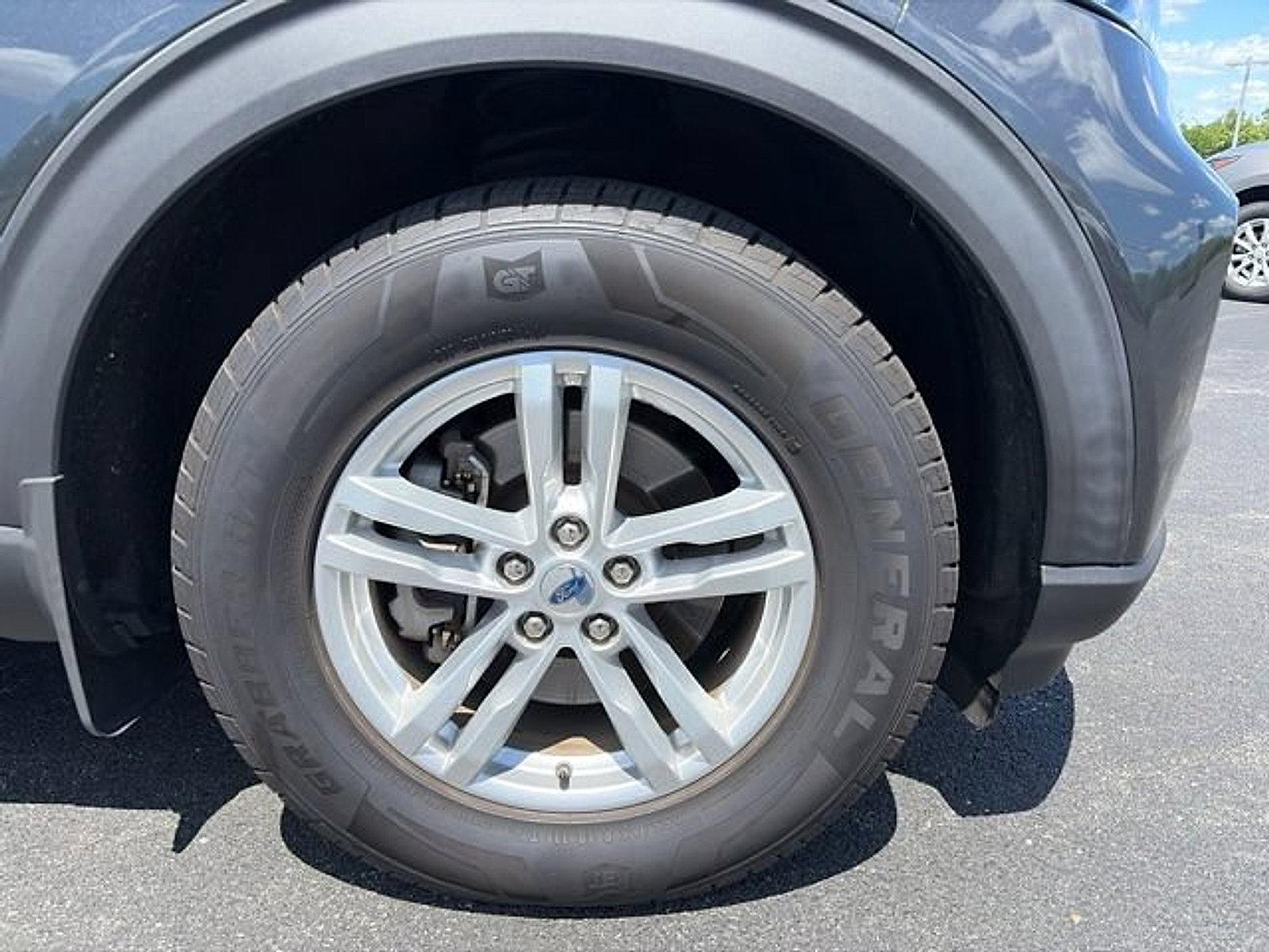 Used 2020 Ford Explorer XLT w/ Equipment Group 202A AWD/4WD image 25