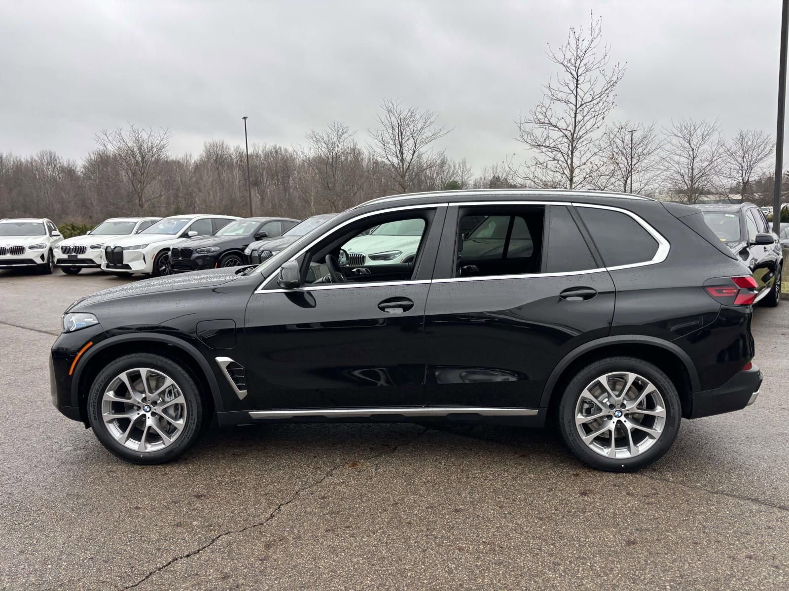New 2026 BMW X5 xDrive50e w/ Climate Comfort Package AWD/4WD image 4