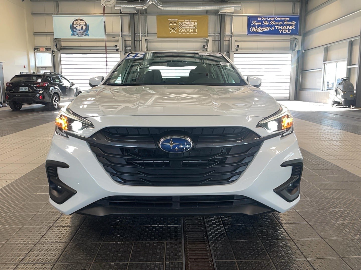 Used 2025 Subaru Legacy Limited AWD/4WD image 2