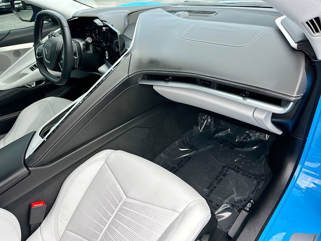 Used 2021 Chevrolet Corvette Stingray Premium Conv w/ Z51 Performance Package RWD image 27