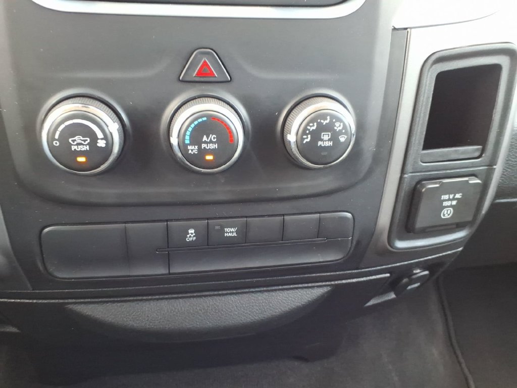 Used 2022 RAM 1500 Classic SLT AWD/4WD image 27