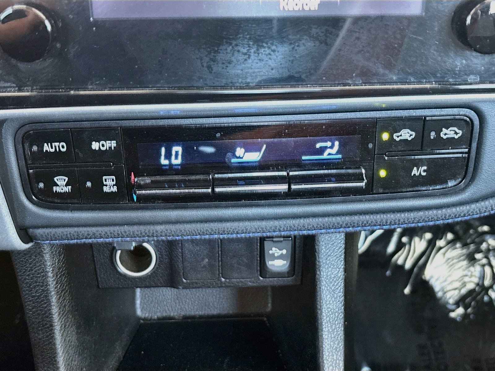 Used 2019 Toyota Corolla SE FWD image 11