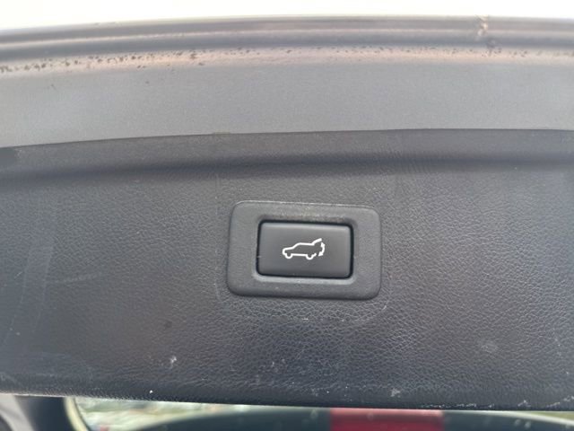 Used 2017 Subaru Outback 2.5i Limited w/ Popular Package #5 image 12