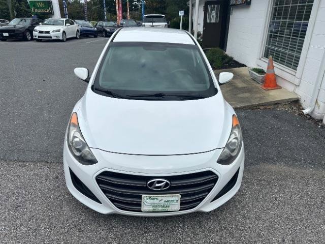 Used 2017 Hyundai Elantra GT image 9