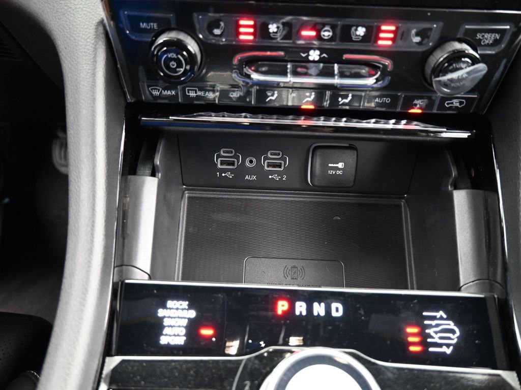 Used 2024 Jeep Grand Cherokee Overland w/ Luxury Tech Group IV image 26