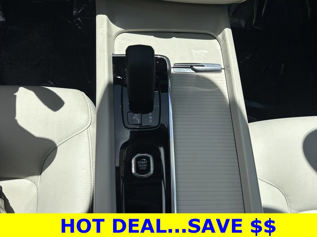 Used 2024 Volvo XC60 B5 Core AWD/4WD image 21