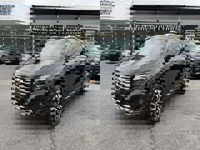 New 2025 Mercedes-Benz GLB 250