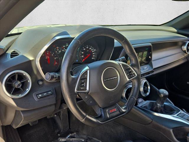 Used 2016 Chevrolet Camaro SS RWD image 10