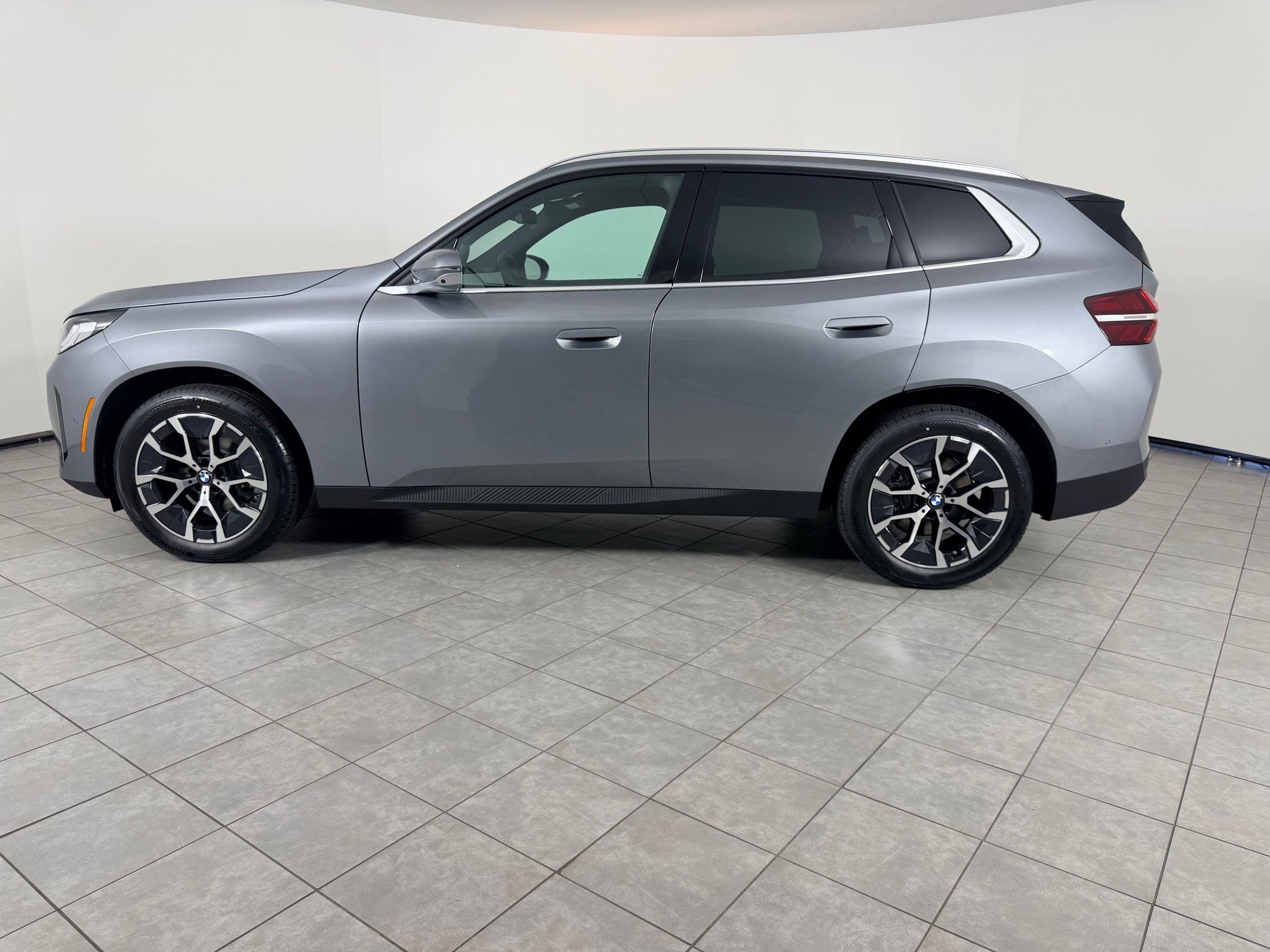 New 2026 BMW X3 xDrive30i w/ Premium Package AWD/4WD image 2